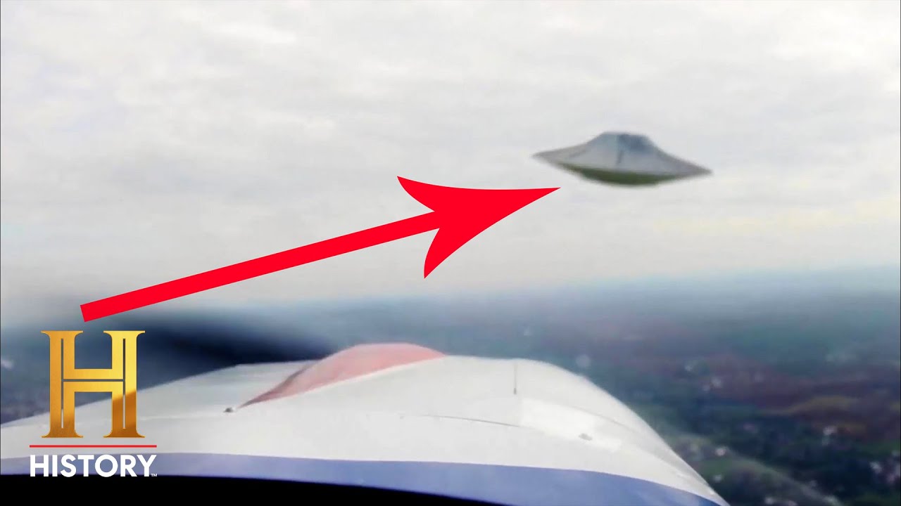UFO Near Passenger jet